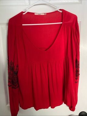 Mi Amore Red V-Neck Long-Sleeve Blouse with Black Sleeve Embroidery